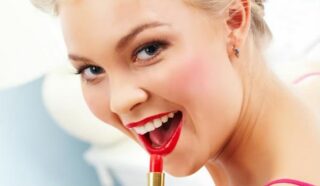 Губная помада: безопасна ли она?