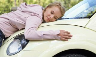 Уход за автомобилем: чисто женский подход