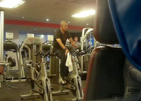 Обама в тренажерном зале. Форма не впечатлила!