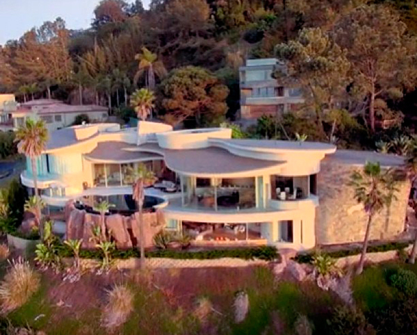 Загородные особняки звезд