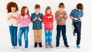 Смартфоны с играми убивают зрение