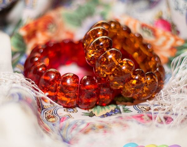 Камень янтарь. Свойства янтаря. Отличить от подделки.