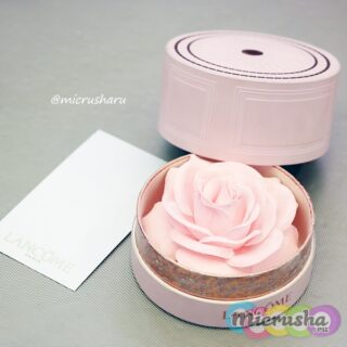 Пудра-хайлайтер в виде розы La Rose à poudrer от Lancôme