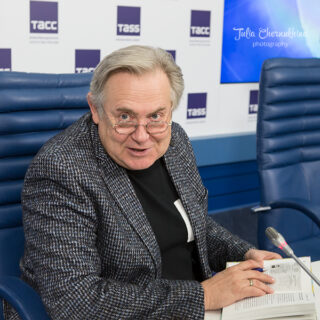 Юрий Стоянов: «Редактор, когда читал ее, то ржал и плакал»