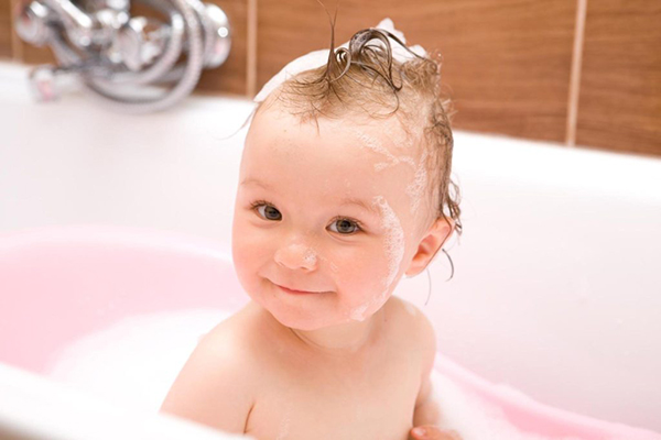 Как часто мыть голову ребенку