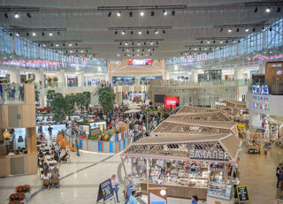 Вкусный бульвар в МЕГЕ