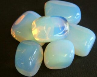 Лунный камень адуляр, свойства