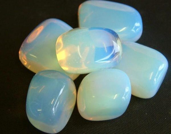 Лунный камень адуляр, свойства