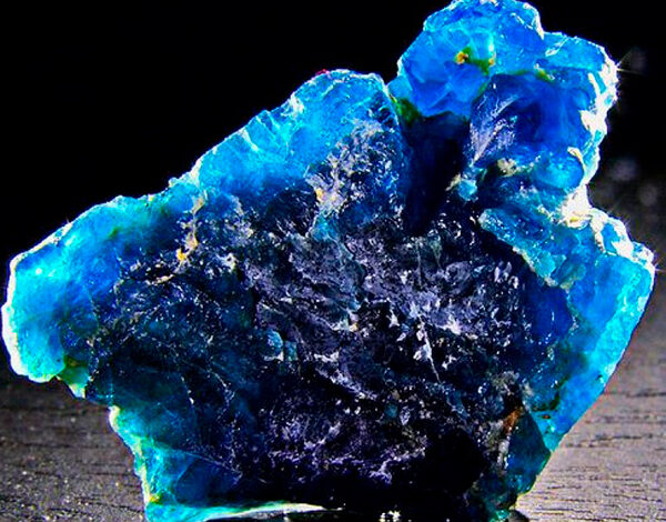 Камень апатит свойства, фото. Кому подходит.