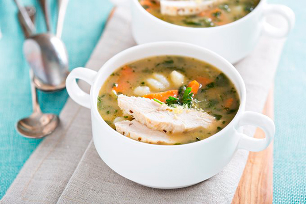 Первые блюда: какие супы можно дать малышу до года?