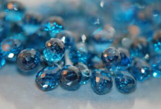 Камень топаз, свойства, кому подходит