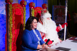Надежда Бабкина и Дед Мороз подписали «снежное» соглашение