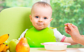 Начало прикорма: как выбрать первое пюре для малыша?