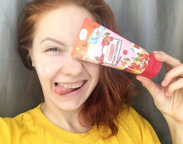 Пенка для умывания ESFOLIO с экстрактом вишни