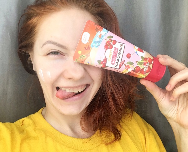 Пенка для умывания ESFOLIO с экстрактом вишни