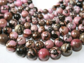 Камень родонит