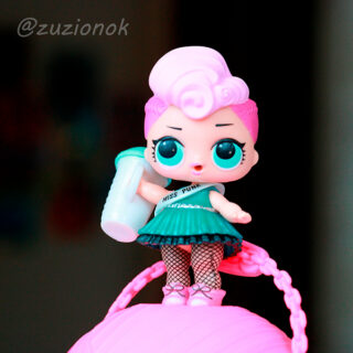 Кукла LOL в шарике