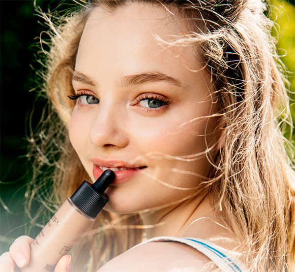 Новинка ARTISTRY HYDRA-V™ Легкая увлажняющая тональная основа с SPF15