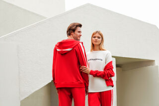 Может по футбольчику?