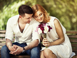 Как перестать стесняться при общении со статусным мужчиной?