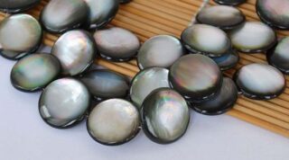 Камень перламутр