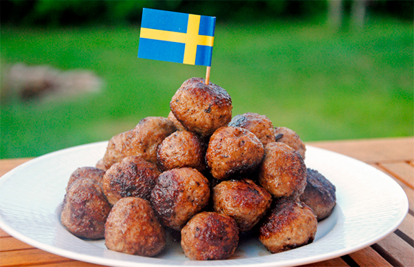 Что попробовать в Швеции мясные фрикадельки köttbullar