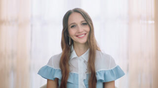 Российские селебрити и блогеры поддержали тренд на естественность