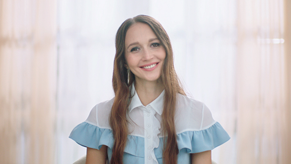 Российские селебрити и блогеры поддержали тренд на естественность