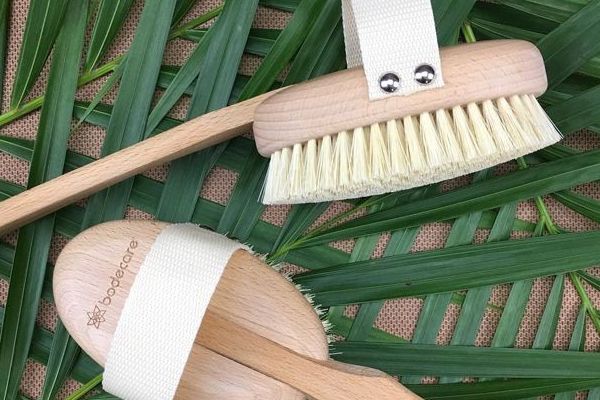 Сухой массаж щёткой: чем он хорош?