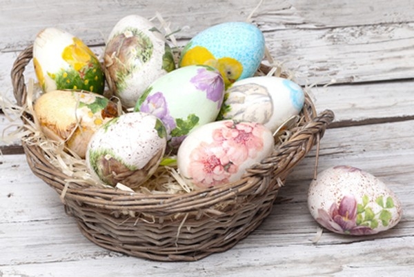 Красим пасхальные яйца вместе с детьми. 10 идей